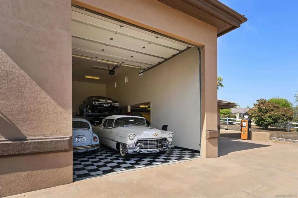 2882 Conestoga Circle Alpine, CA 91901