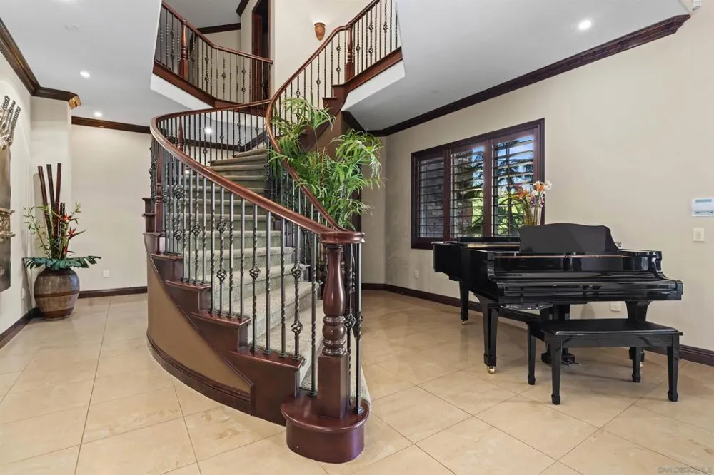 2882 Conestoga Circle Alpine, CA 91901