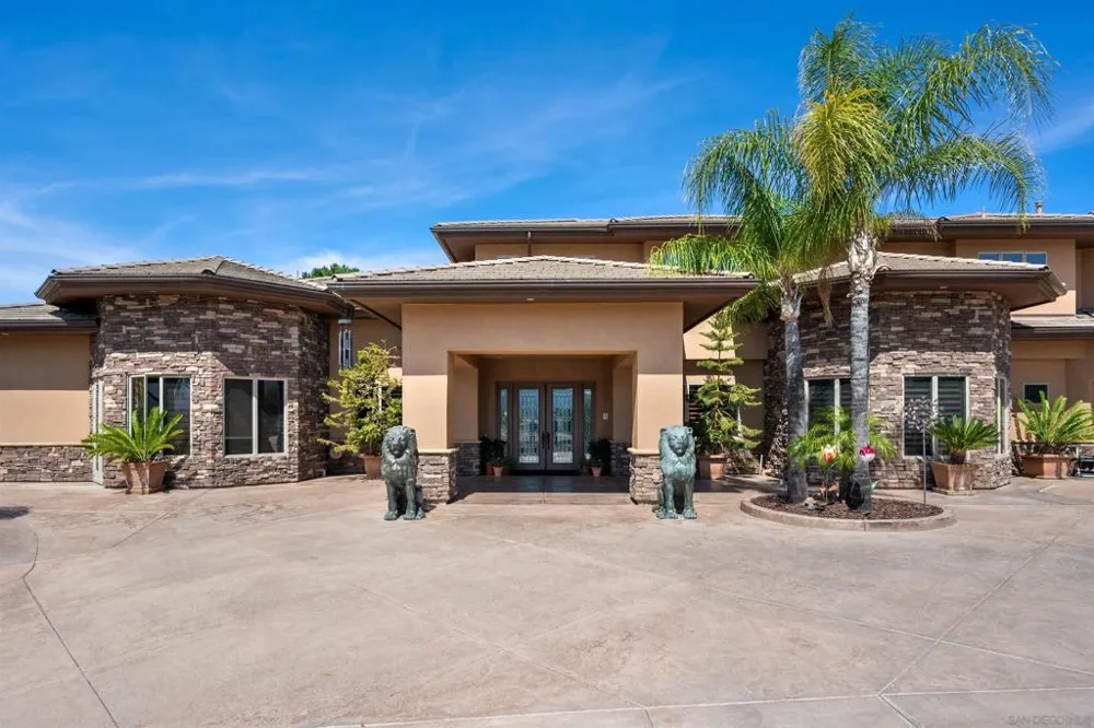 2882 Conestoga Circle Alpine, CA 91901