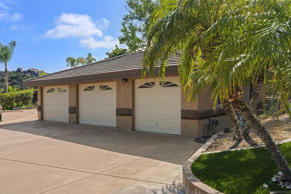 2882 Conestoga Circle Alpine, CA 91901