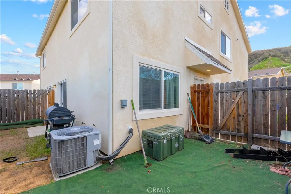26142 Gravett Place Saugus, CA 91350