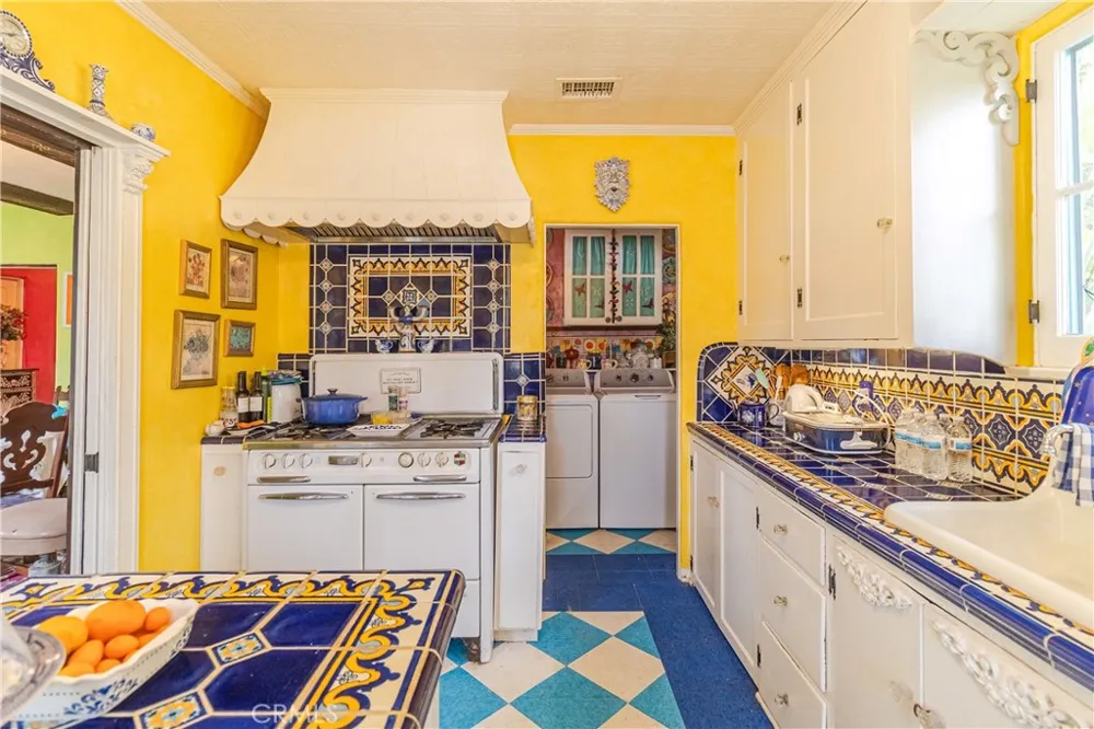 399 W Alexander San Bernardino, CA 92405