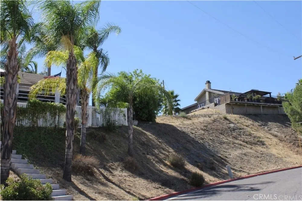 22747 Inspiration Point Canyon Lake, CA 92587