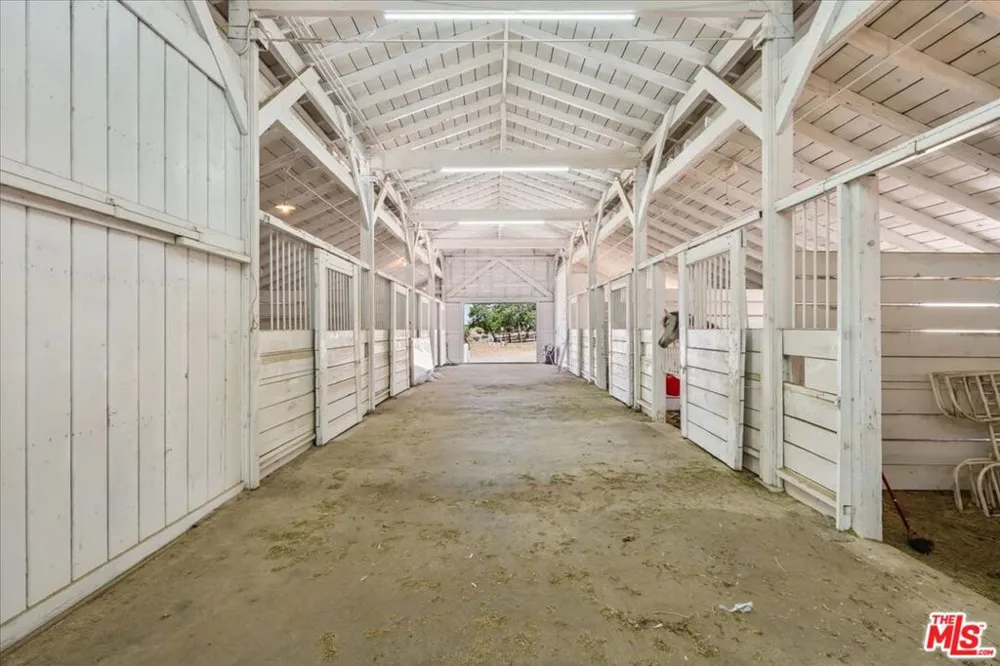 31008 Pine Canyon Road Lake Hughes, CA 93532