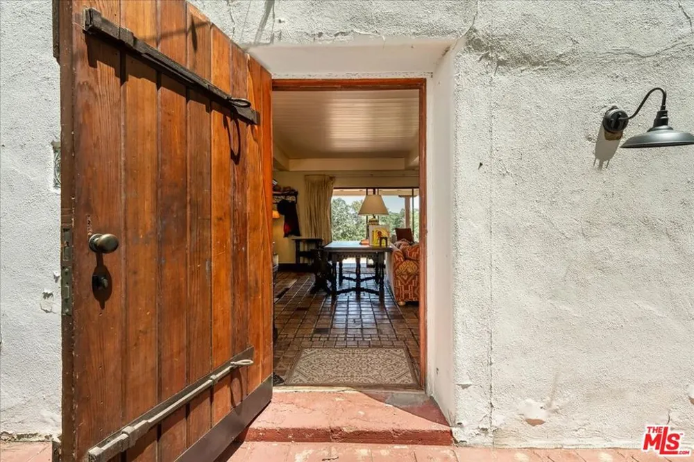 31008 Pine Canyon Road Lake Hughes, CA 93532