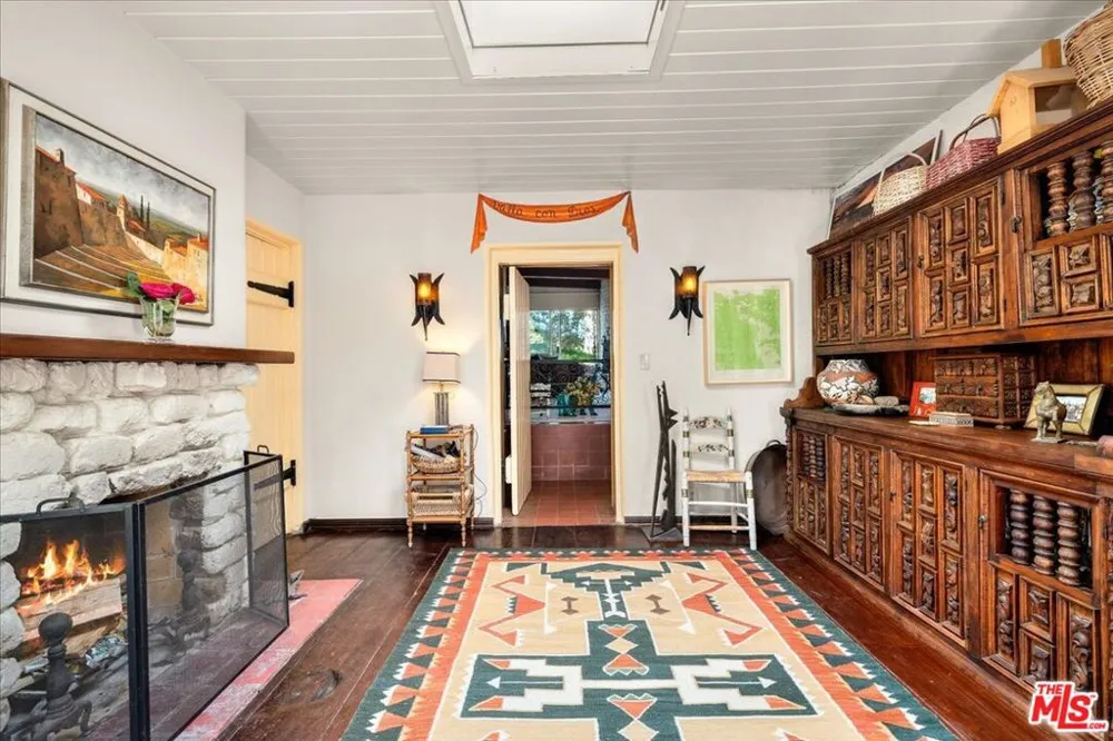 31008 Pine Canyon Road Lake Hughes, CA 93532