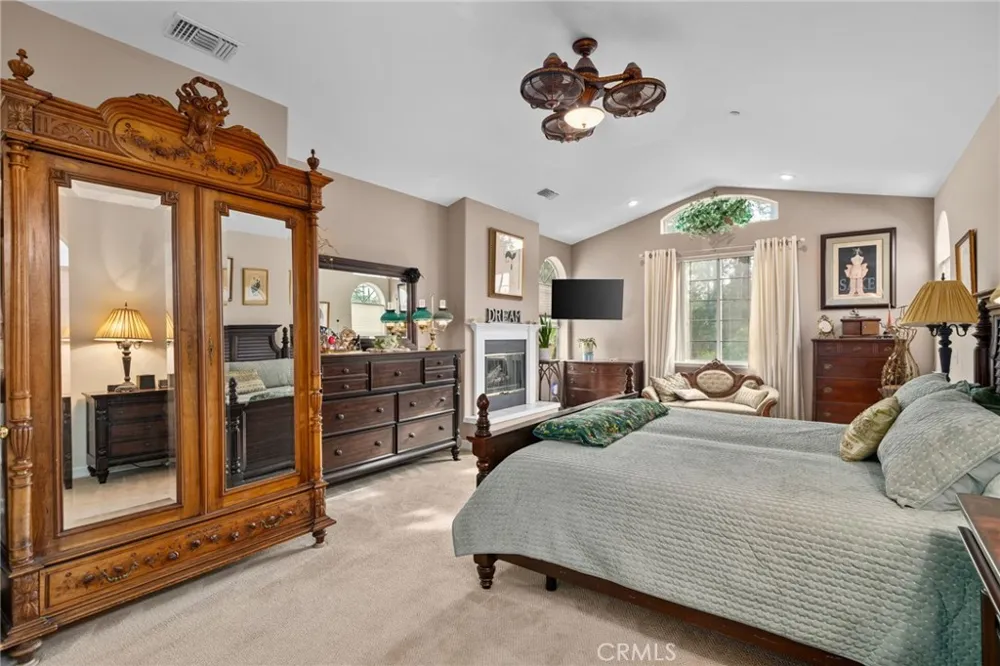 334 Lakeside Redlands, CA 92373