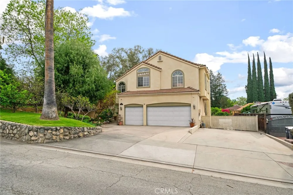 334 Lakeside Redlands, CA 92373
