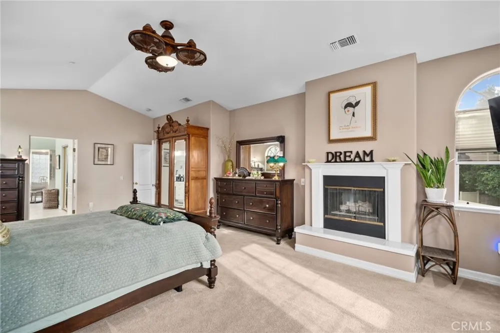 334 Lakeside Redlands, CA 92373