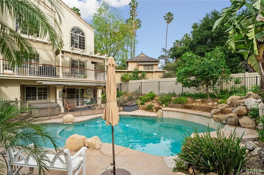 334 Lakeside Redlands, CA 92373