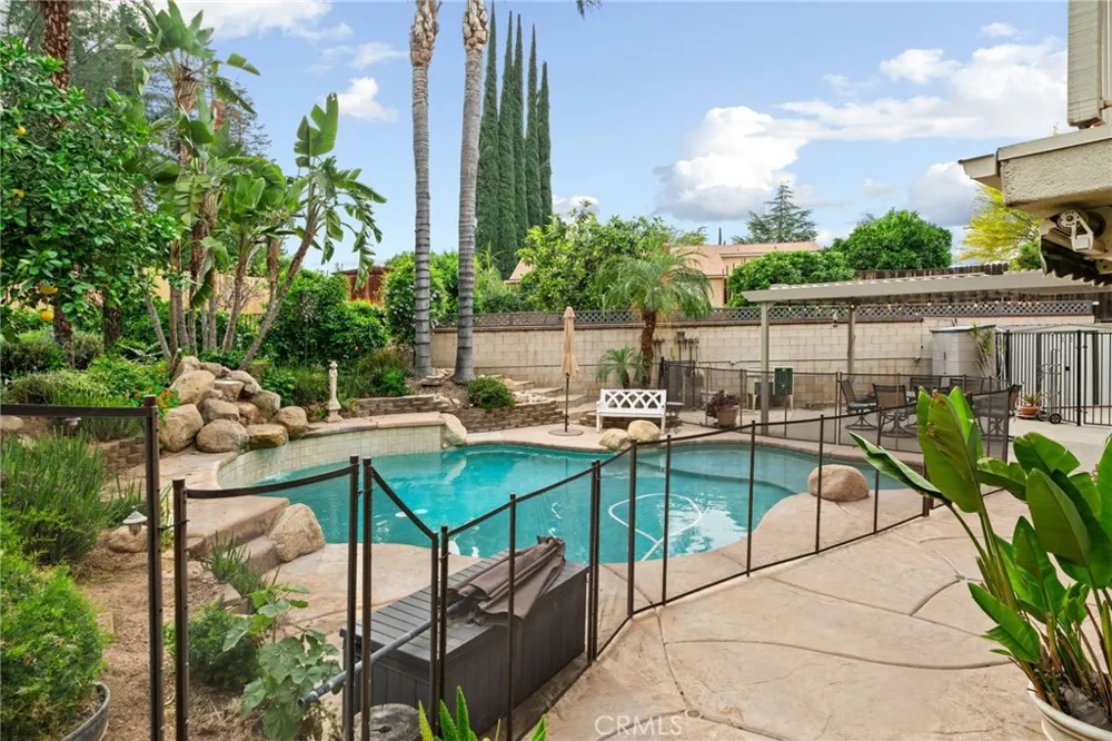 334 Lakeside Redlands, CA 92373