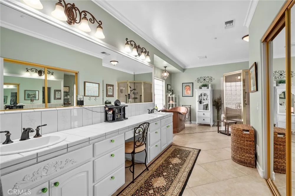 334 Lakeside Redlands, CA 92373