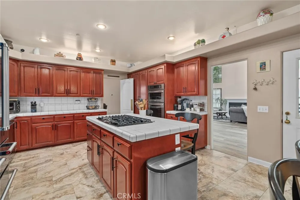 334 Lakeside Redlands, CA 92373