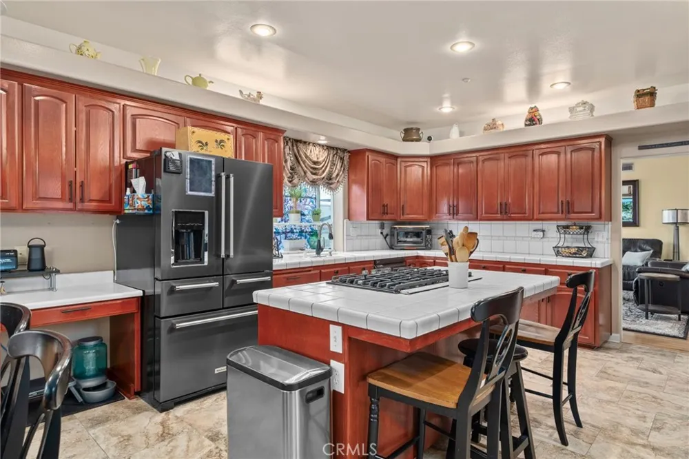 334 Lakeside Redlands, CA 92373