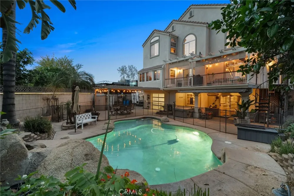 334 Lakeside Redlands, CA 92373