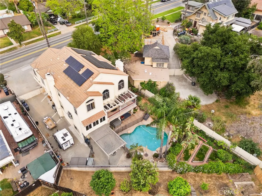 334 Lakeside Redlands, CA 92373