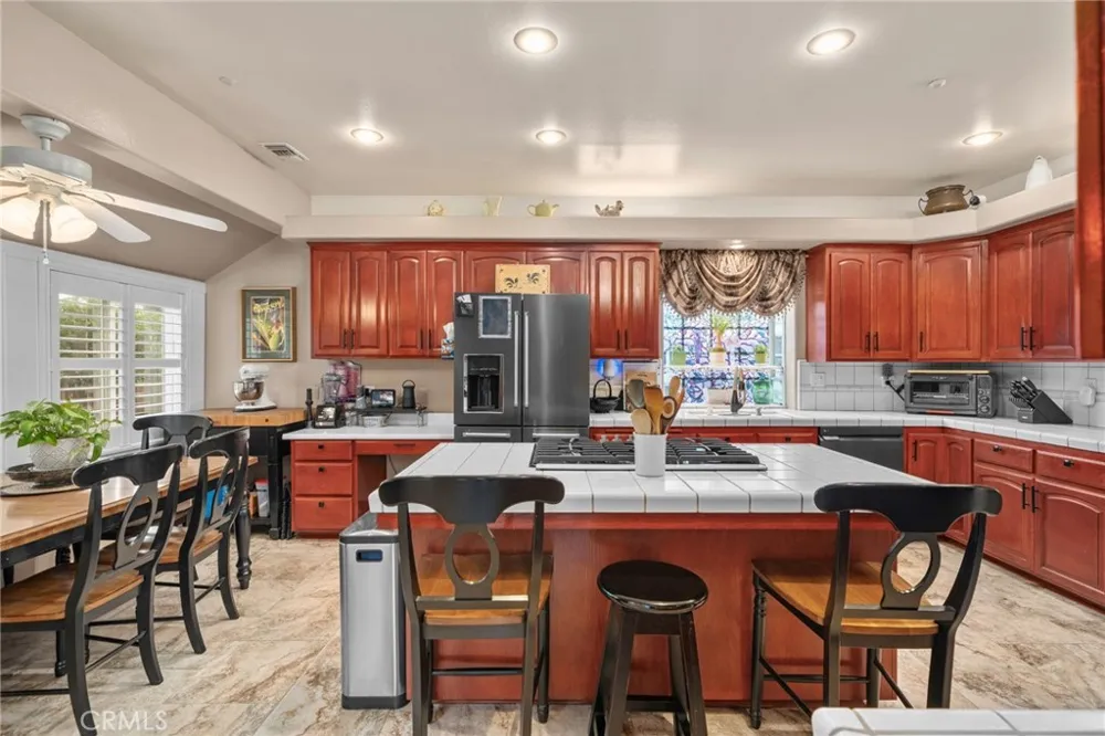 334 Lakeside Redlands, CA 92373