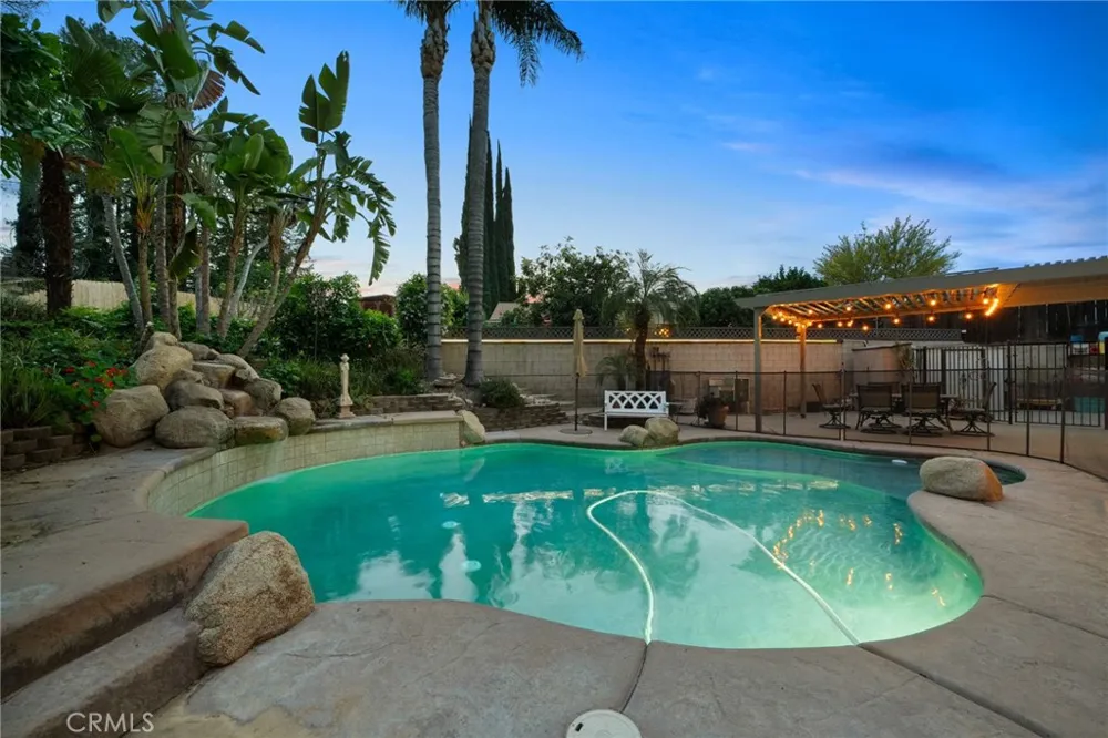 334 Lakeside Redlands, CA 92373