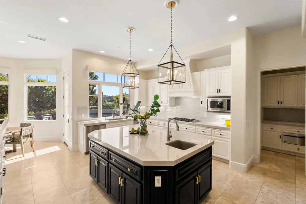 14480 Bellvista Drive Rancho Santa Fe, CA 92067