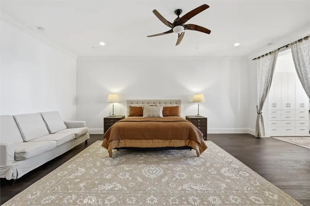 143 Arnaz Drive #105 Beverly Hills, CA 90211