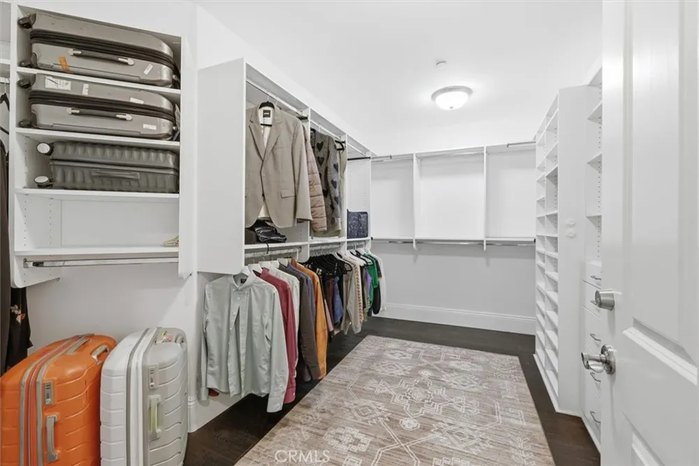 143 Arnaz Drive #105 Beverly Hills, CA 90211