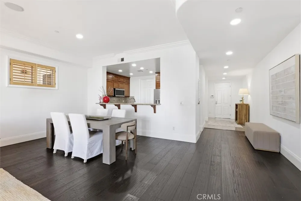 143 Arnaz Drive #105 Beverly Hills, CA 90211
