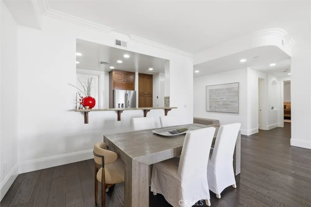 143 Arnaz Drive #105 Beverly Hills, CA 90211