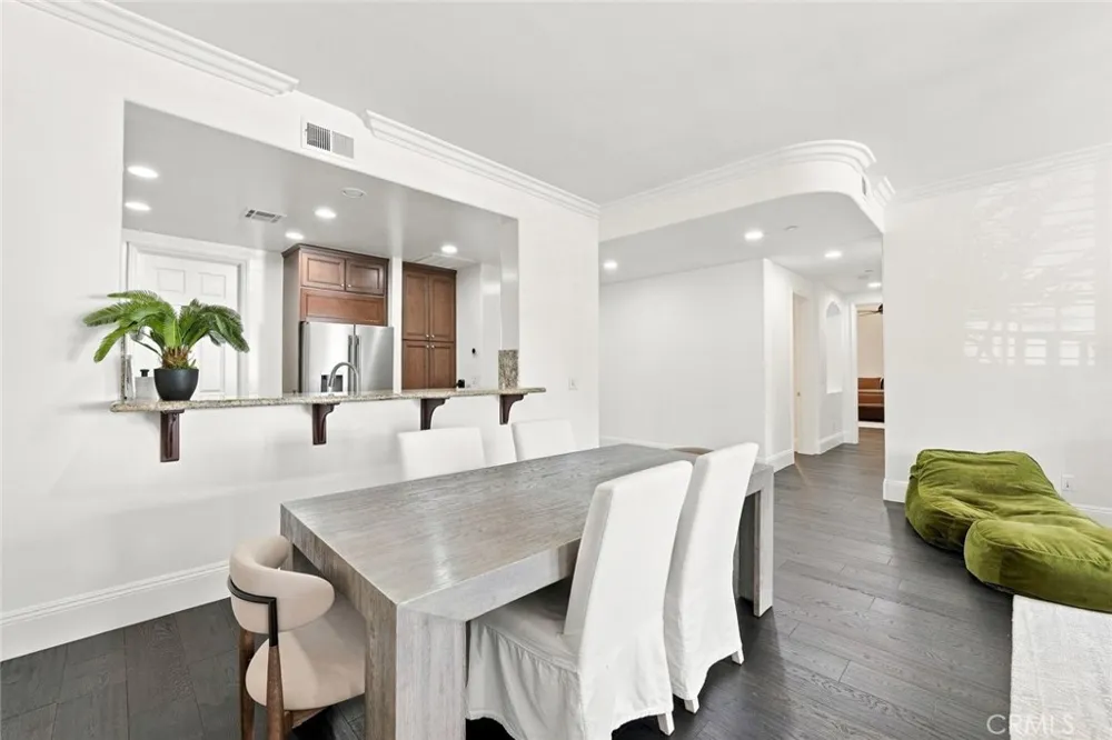 143 Arnaz Drive #105 Beverly Hills, CA 90211