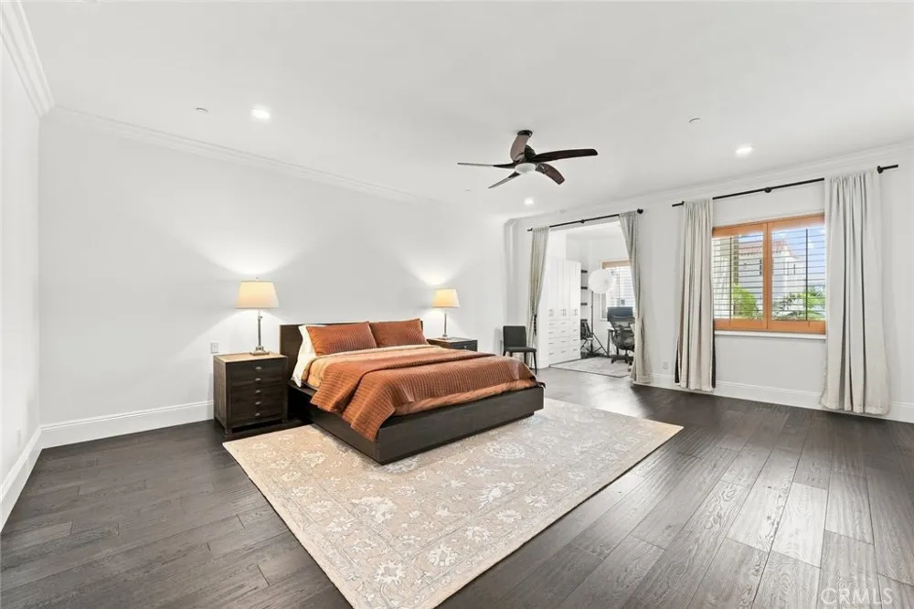 143 Arnaz Drive #105 Beverly Hills, CA 90211