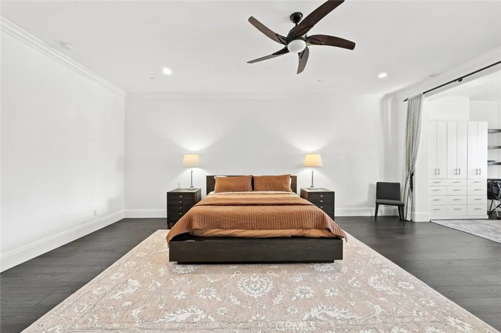143 Arnaz Drive #105 Beverly Hills, CA 90211