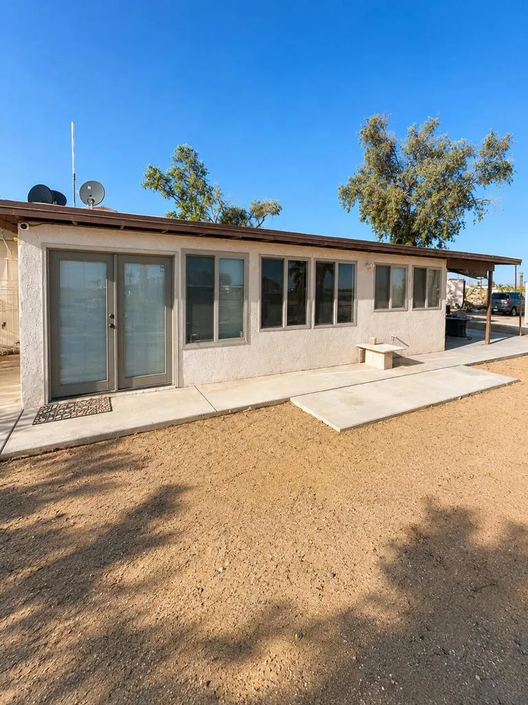 944 Flamingo Avenue Thermal, CA 92274