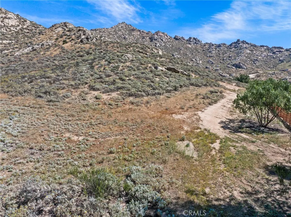 2001 Mt Vernon Avenue Riverside, CA 92507