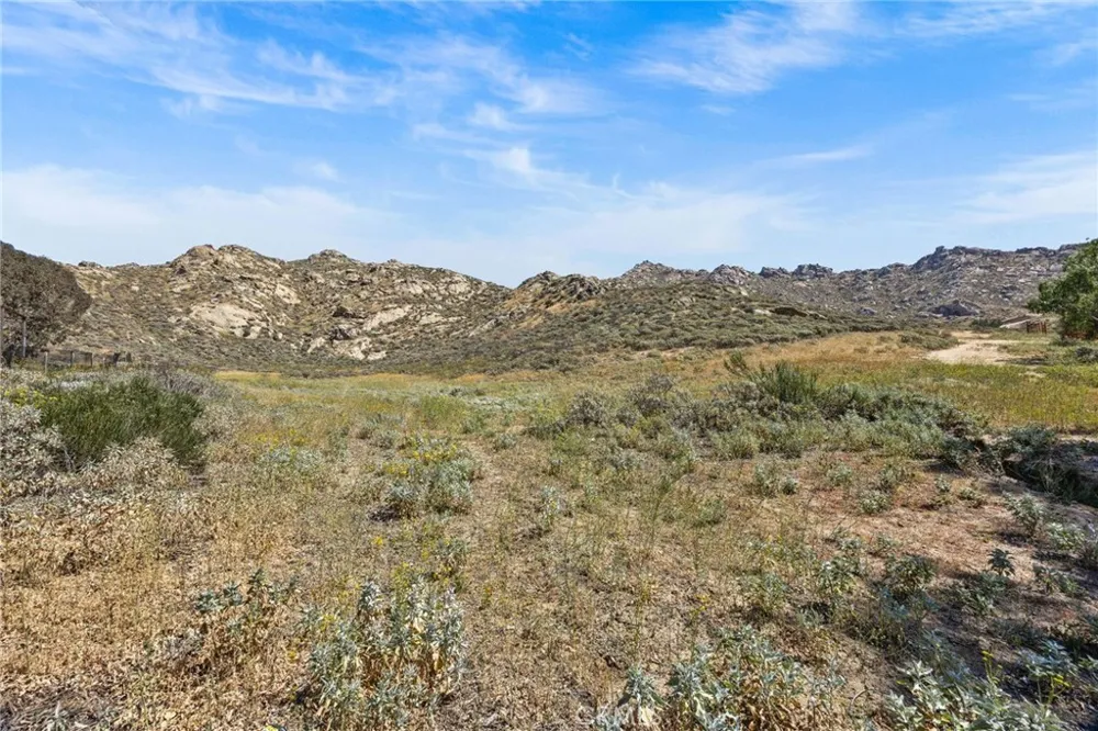 2001 Mt Vernon Avenue Riverside, CA 92507