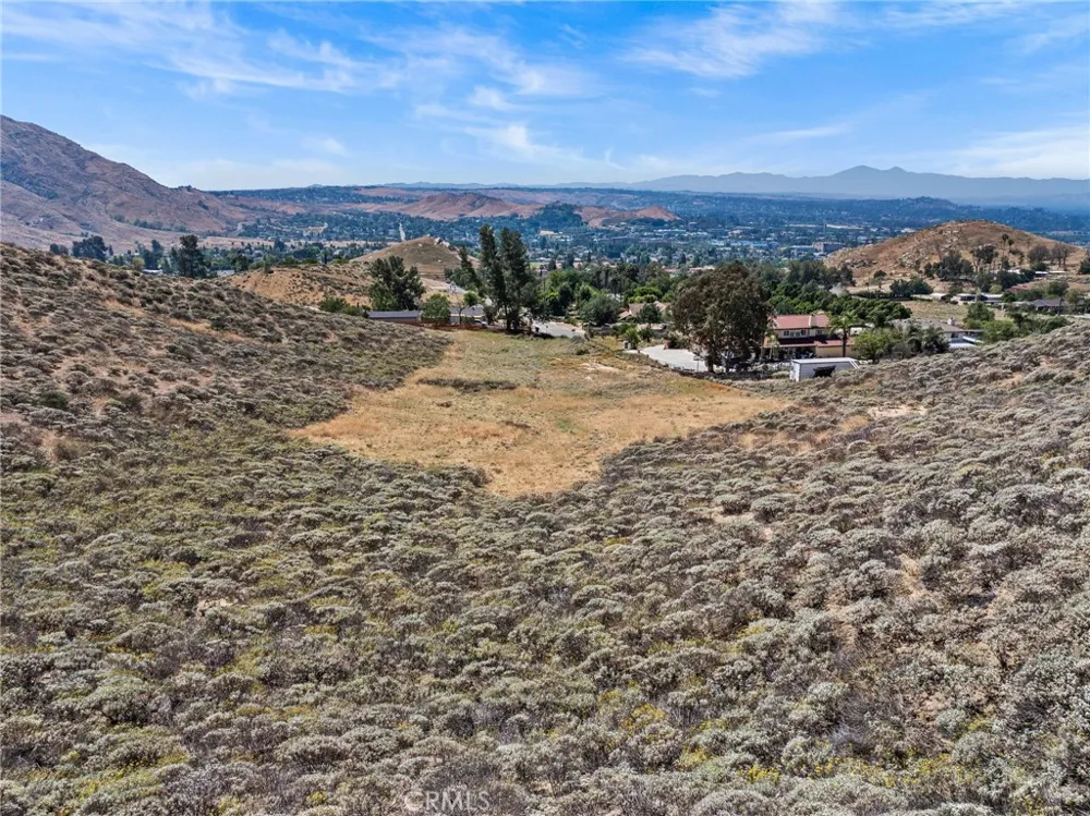 2001 Mt Vernon Avenue Riverside, CA 92507