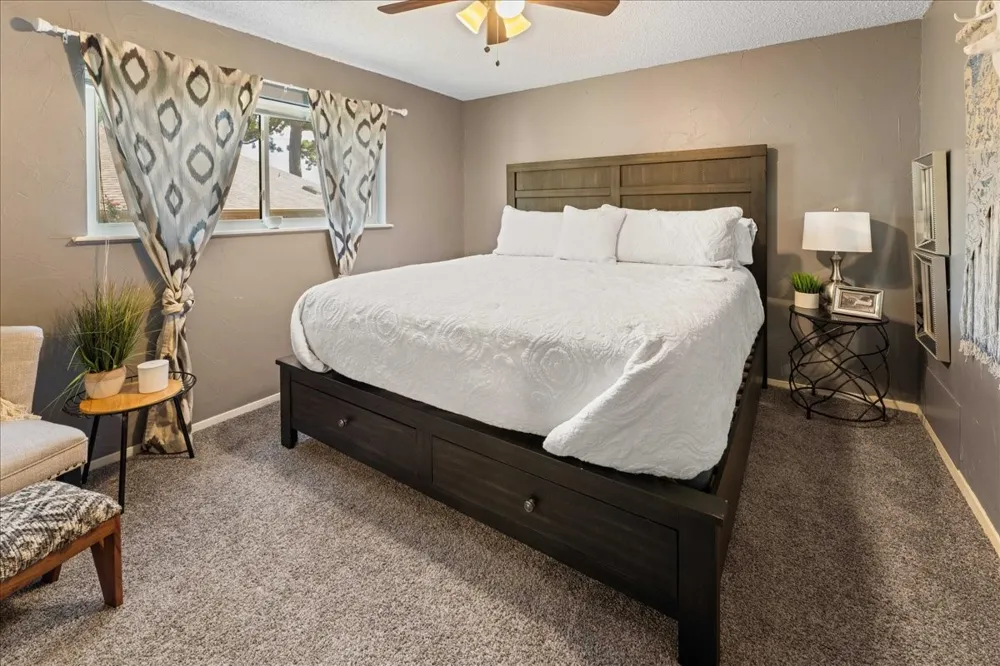 2002 W Lake Drive Gladewater, TX 75647