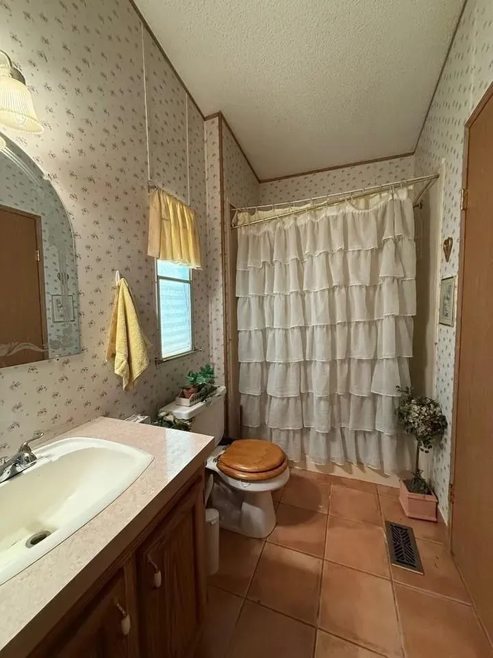 331 County Road 108 S Center, TX 75935