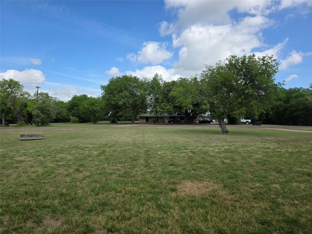 114 Lcr 465 Mexia, TX 76667