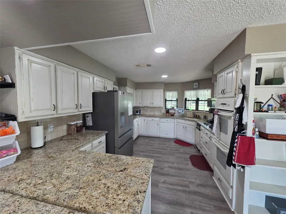 114 Lcr 465 Mexia, TX 76667