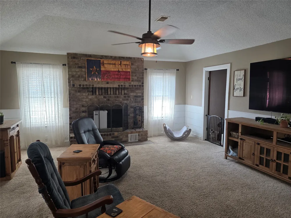 114 Lcr 465 Mexia, TX 76667