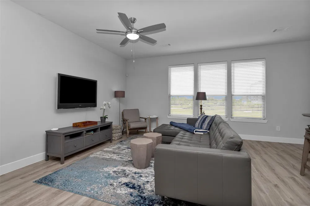 454 S Centro Circle Shenandoah, TX 77385