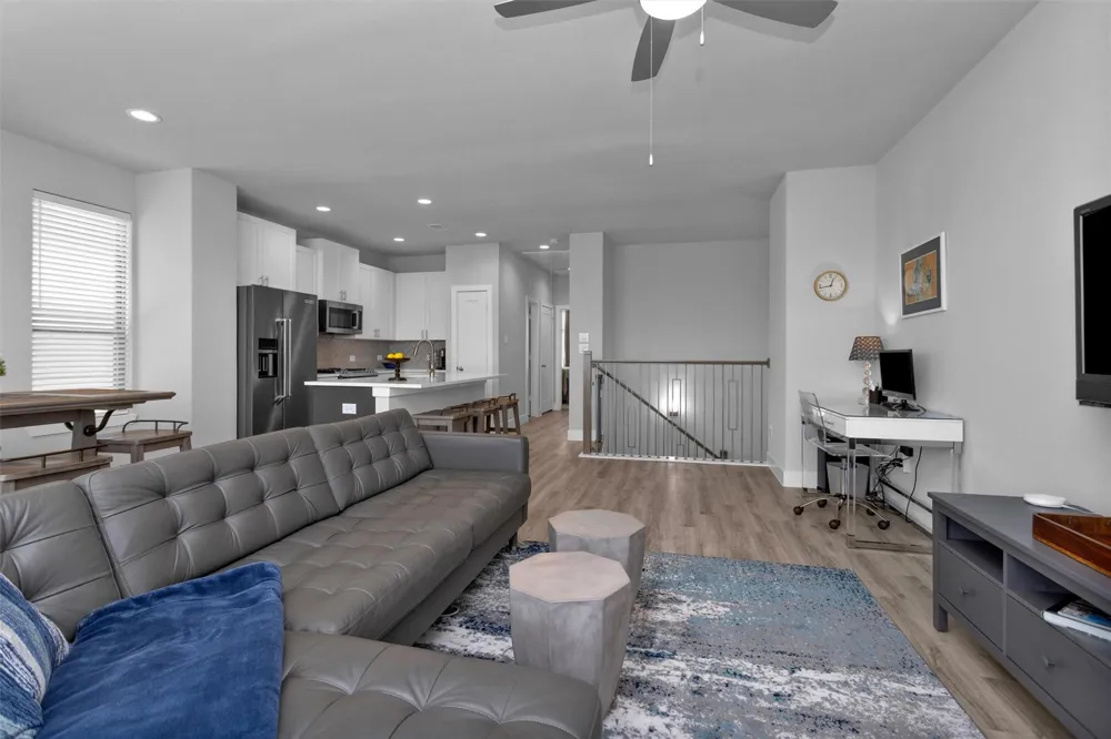 454 S Centro Circle Shenandoah, TX 77385