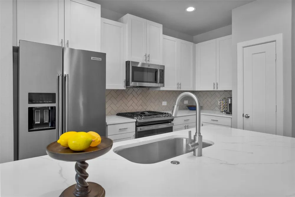 454 S Centro Circle Shenandoah, TX 77385
