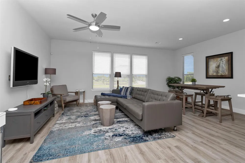 454 S Centro Circle Shenandoah, TX 77385