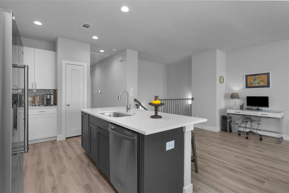 454 S Centro Circle Shenandoah, TX 77385