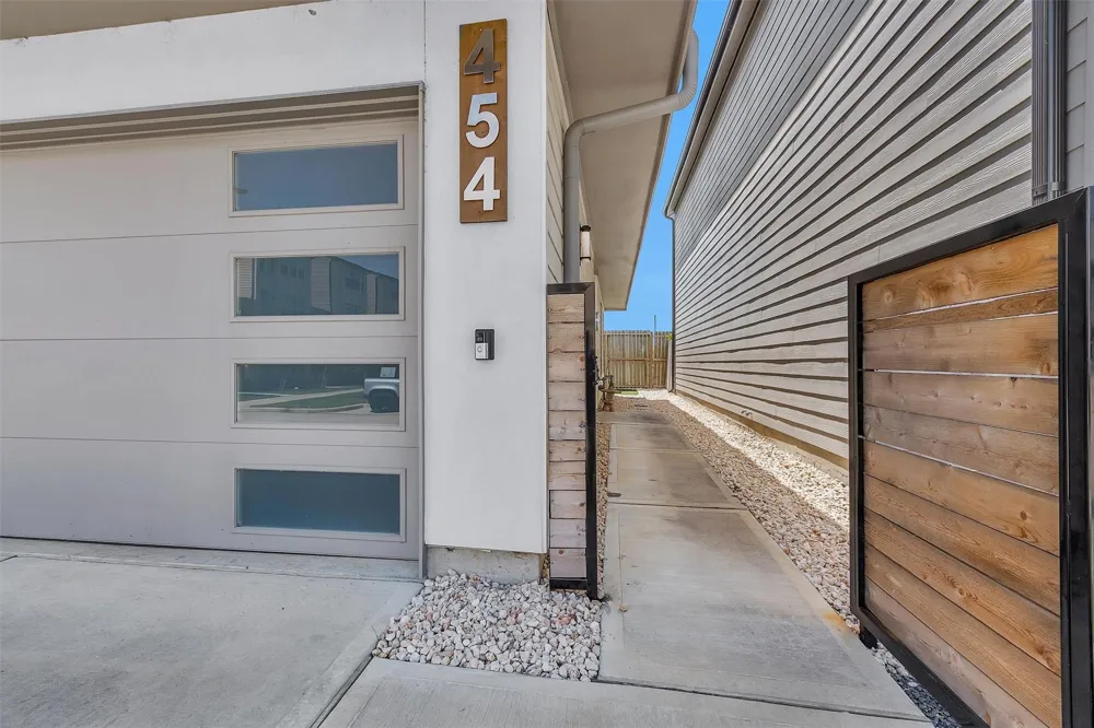 454 S Centro Circle Shenandoah, TX 77385