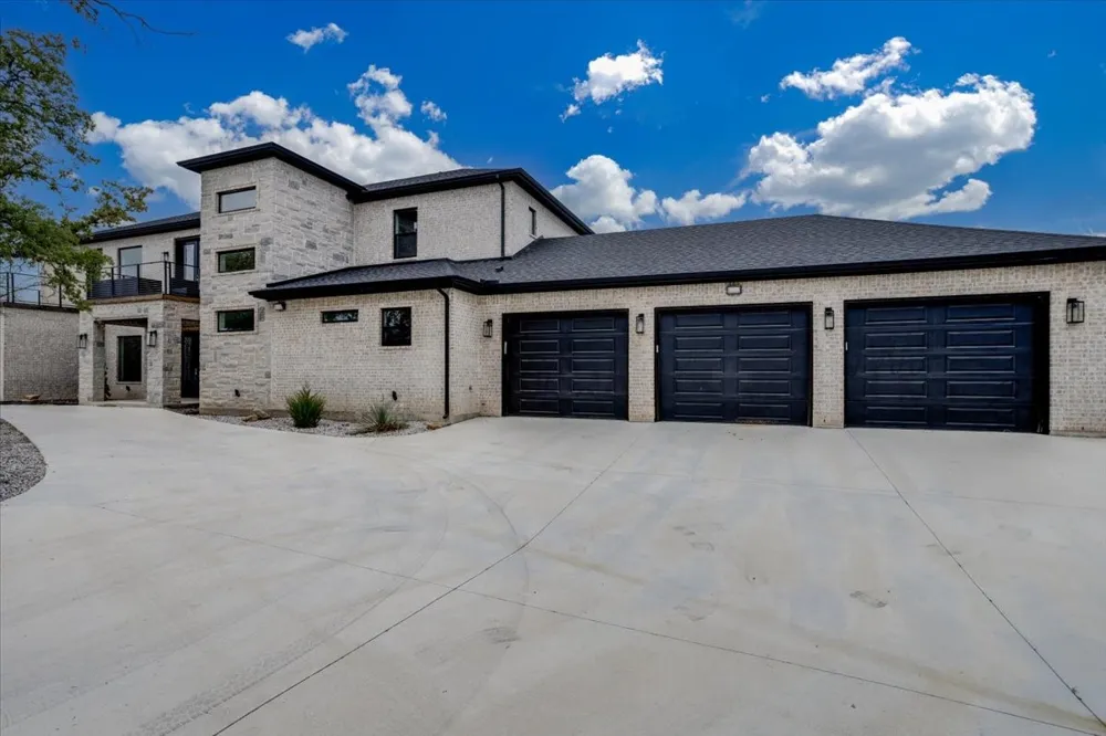 124 Cote D Azur Drive Chico, TX 76431