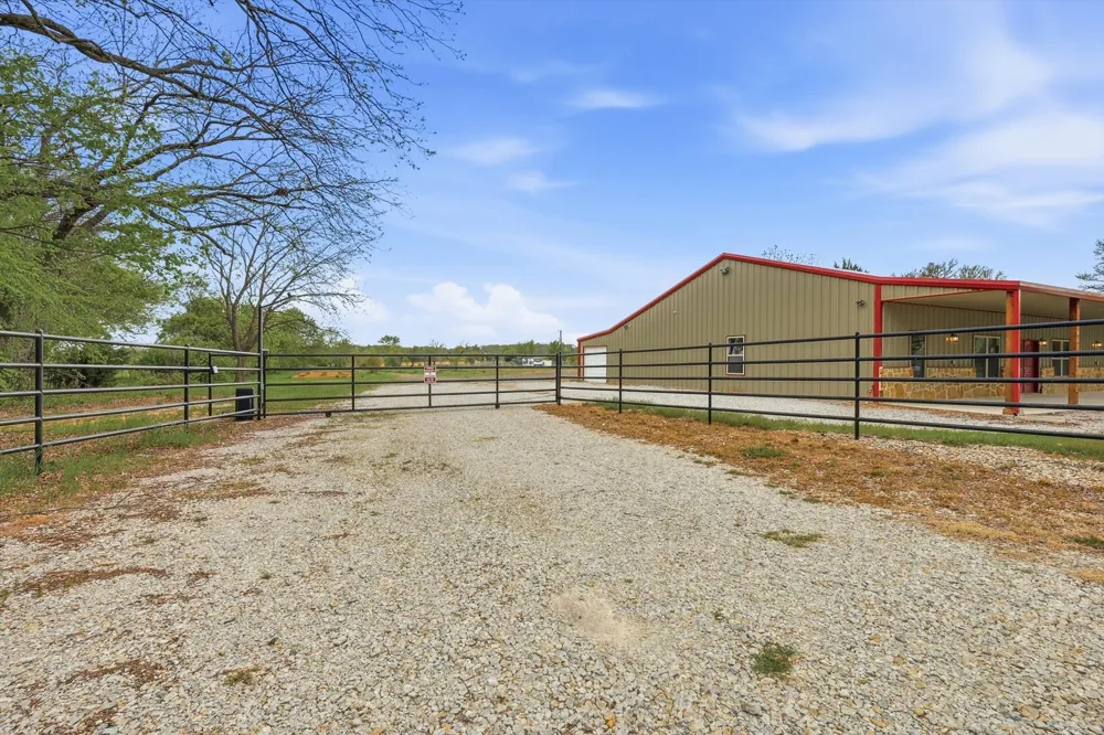 1445 County Road 3690 Paradise, TX 76073