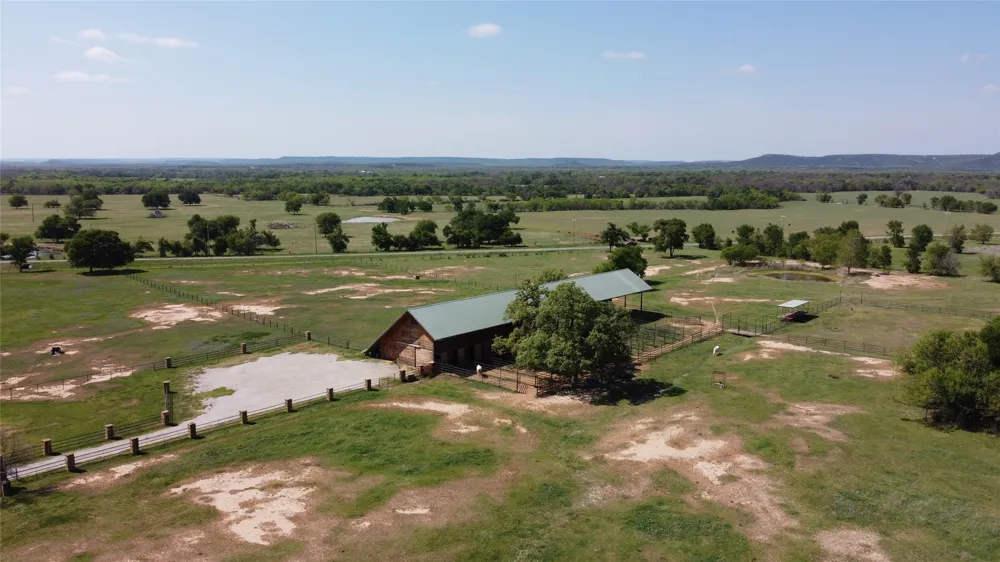 324 GlenHollow Drive Gordon, TX 76453