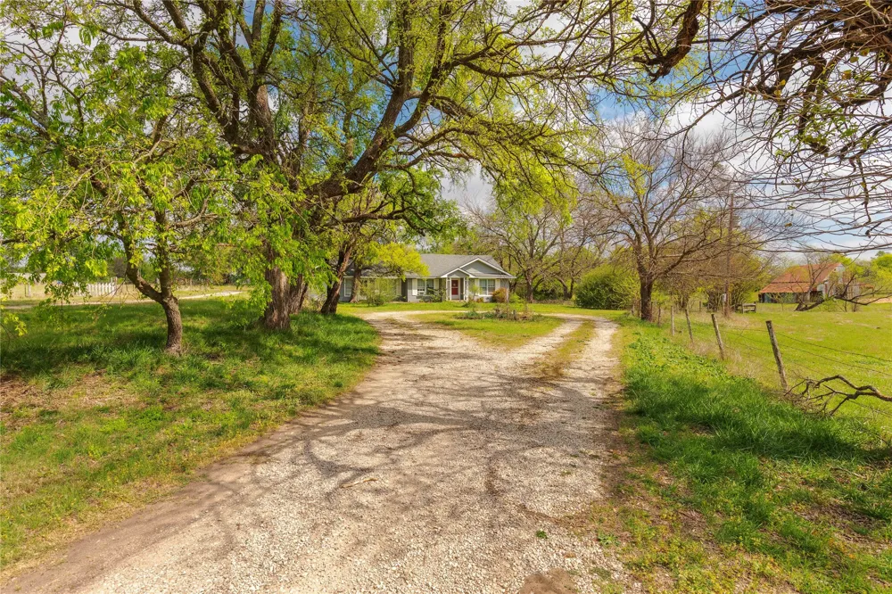 3847 Fm 3133 Van Alstyne, TX 75495