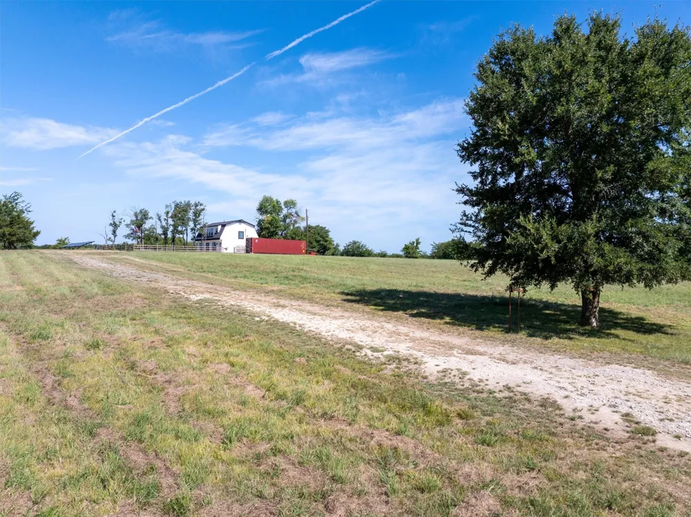 3139 Farm Road 3134 Cumby, TX 75433